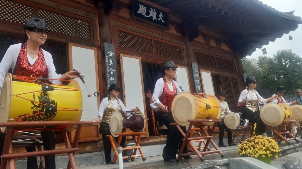 함양군 병곡면 대병길 백암선원      보문(普門) 스님, 불자들을 위한 바자회 열였다